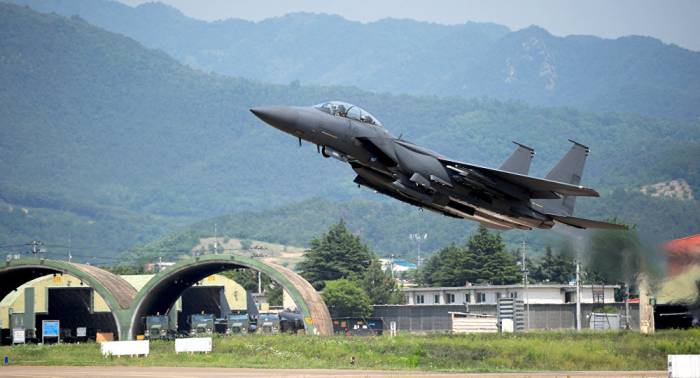 Warplane crashes in South Korea - Reports