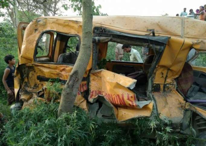Inde: 13 enfants tués dans un accident de van scolaire