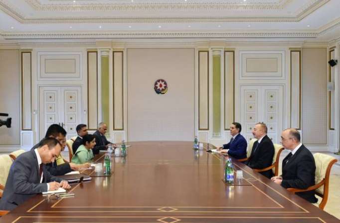 Ilham Aliyev recibe a la ministra india de Asuntos Exteriores