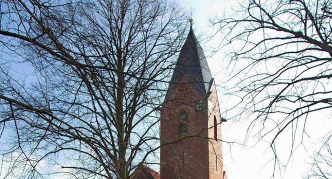 „Frühjahrsputz“: Hakenkreuz von Kirchenglocke geflext –Polizei ermittelt