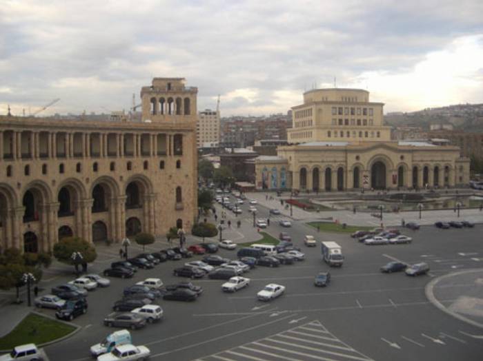 “Armeniareport”: Siyasi elita yalan təbliğat aparır
