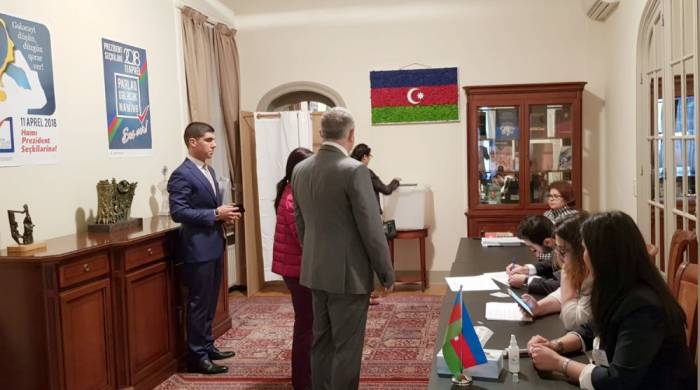 Azerbaijani citizens in Belgium actively participate in voting