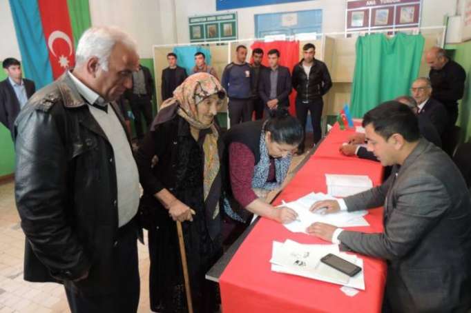 L’électeur le plus âgé de l’Azerbaïdjan a voté à Berdé