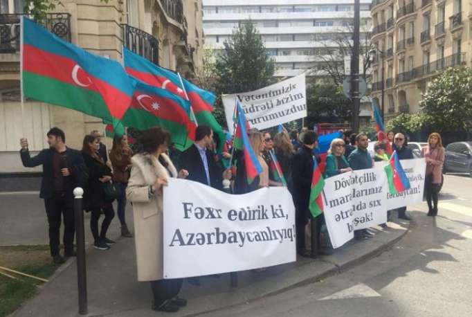 Una acción de solidaridad de los azerbaiyanos en Berlín