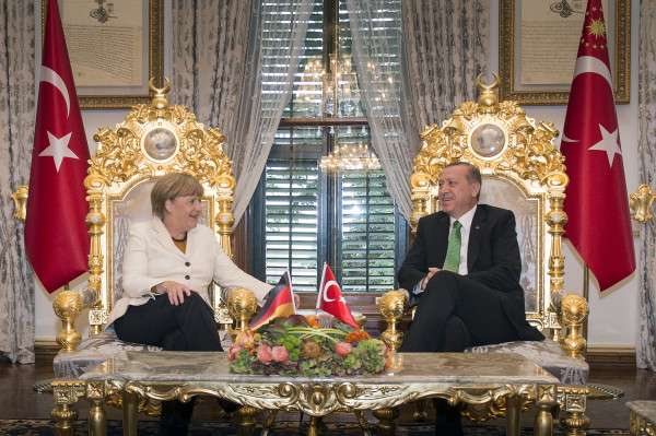 Schwere Vorwürfe aus der EU gegen Merkel wegen Türkei-Deal