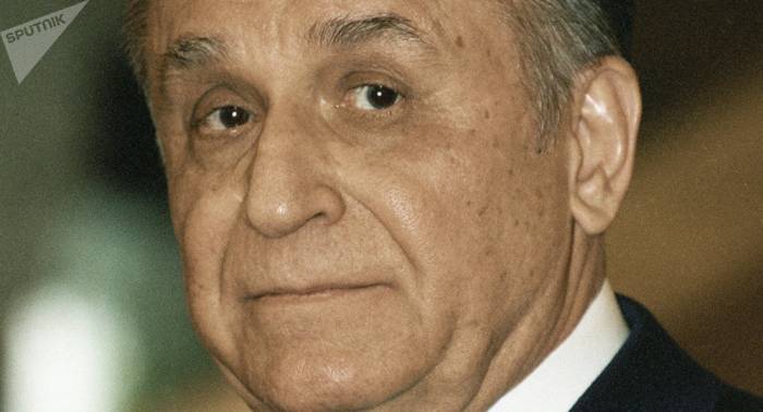 Acusan al expresidente rumano de delitos de lesa humanidad