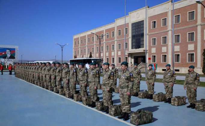 Un grupo de pacificadores azerbaiyanos regresa de Afganistán