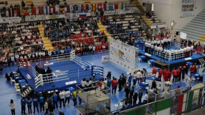 Youth Azerbaijani boxers make successful start to European Championships