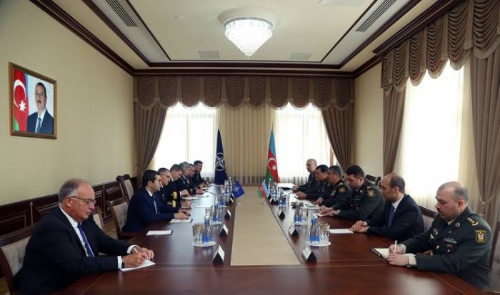 Zakir Hasanow trifft sich mit dem NATO-Oberbefehlshaber