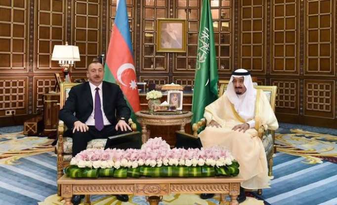 El rey de Arabia Saudita felicita a Ilham Aliyev