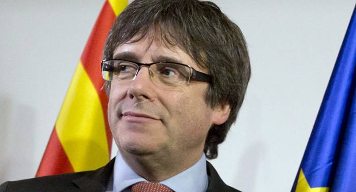 Puigdemont se reúne en Berlín con sus diputados para analizar la investidura