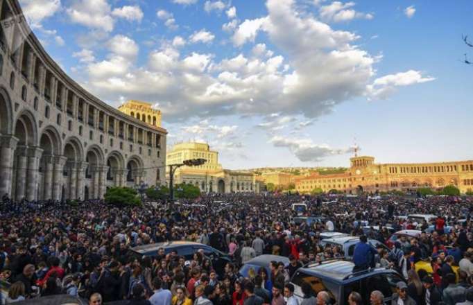 Massenprotesten in Eriwan: Armenien wählt am kommenden Dienstag neuen Regierungschef