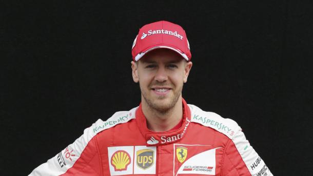 Vettel rast in Baku vor Hamilton zur Pole Position