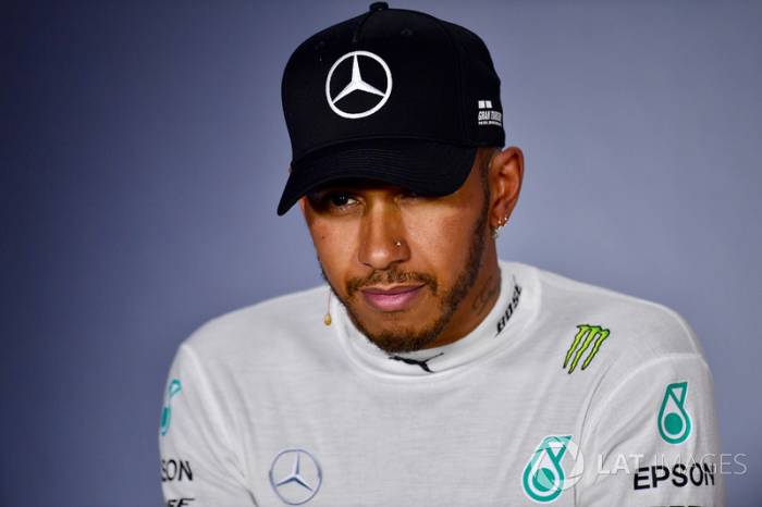 Los comentarios de Ecclestone sobre Hamilton son una "granada de mano" para Mercedes