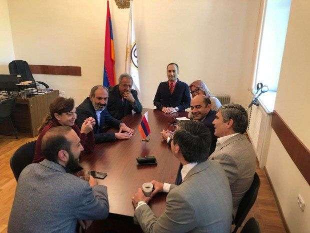 Armenischer Oppositionsführer Paschinjan offiziell für das Amt des Premierministers nominiert