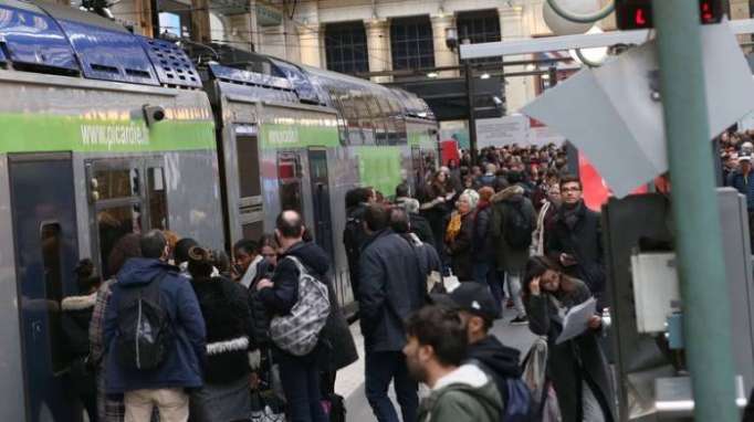 Eisenbahner-Streik legt Zugverkehr in Frankreich lahm - auch Deutschland betroffen