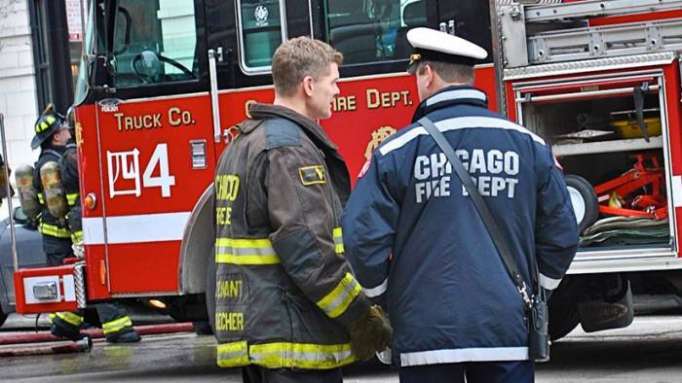 VIDEO: Se declara un incendio en un edificio residencial en Chicago