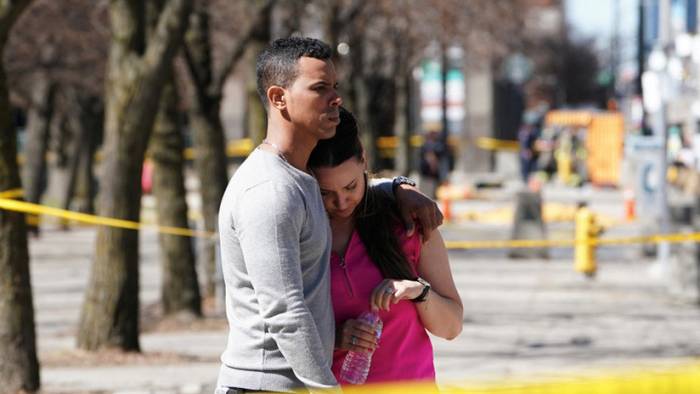 "Arrolló a cada persona en su camino": Testigos relatan el horror del atropello mortal en Toronto