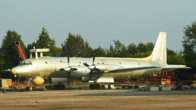 VIDEOS: Así fue el aterrizaje de emergencia de Il-38 indio en un aeropuerto de Moscú