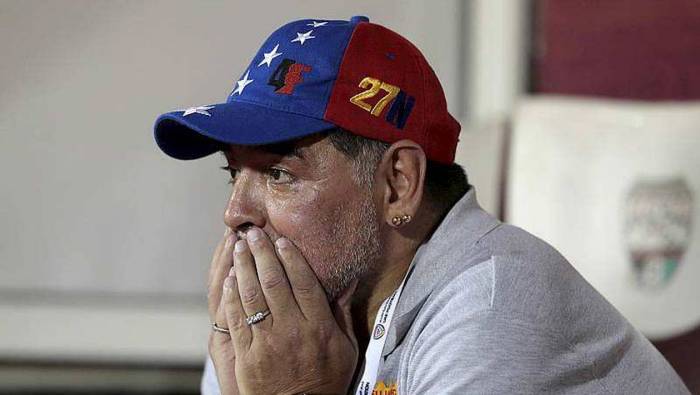 Diego Maradona démissionne