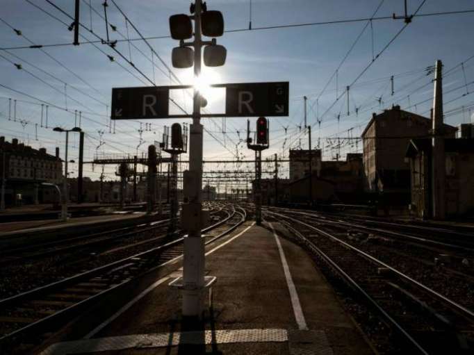 French train service to be disrupted by 2-day workers’ strike