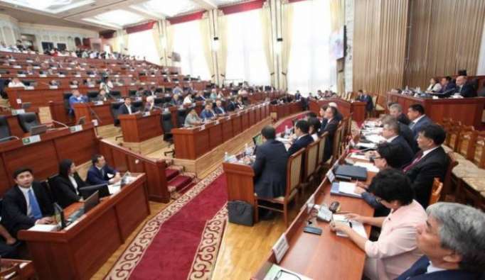 Kyrgyzstan cabinet falls in surprise no-confidence vote
