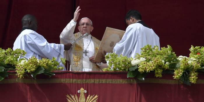 Le pape tance les catholiques critiques de son discours migratoire