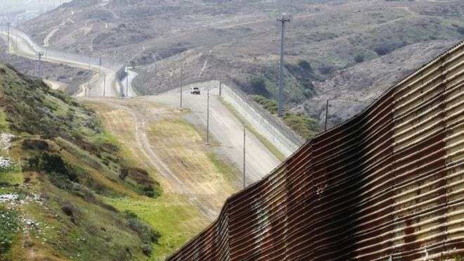 Trump immigration: Texas sends National Guard to Mexico border