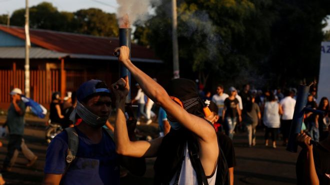Nicaragua riots: Police free detained students and lecturers