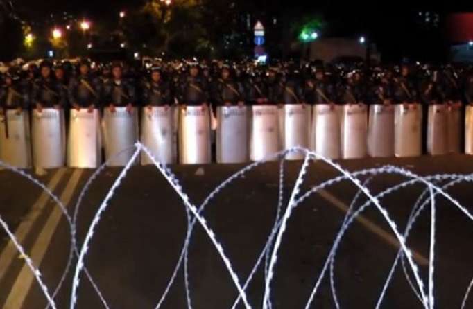 Les manifestations à Erevan atteignent leur apogée - VIDEO