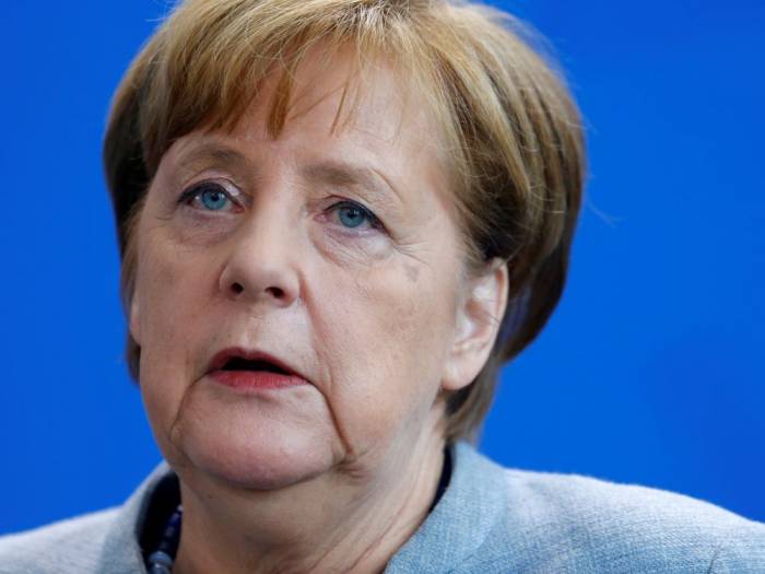 Angela Merkel contestée en Allemagne sur le dossier russe