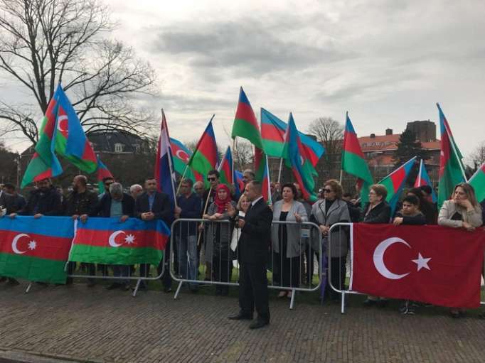 Se celebró en La Haya acción solidaria de los azerbaiyanos europeos