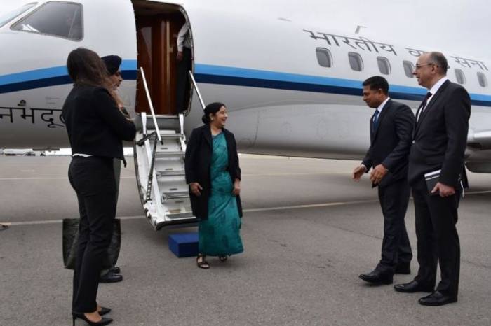 Arriba a Azerbaiyán la ministra india de Asuntos Exteriores