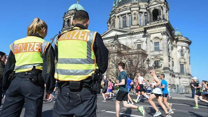 Berliner Polizei nimmt Gefährder fest