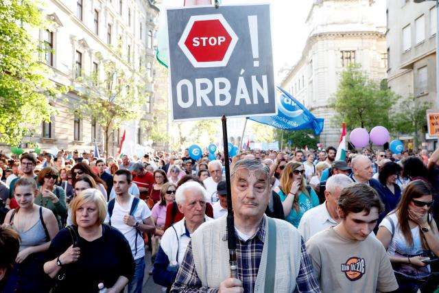 Tens of thousands of Hungarians protest against PM Orban