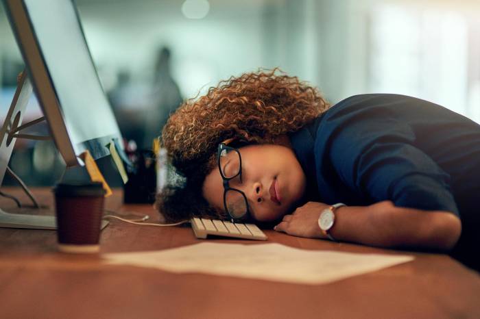 Bosses should let workers have lie-ins to stop early death, study says
