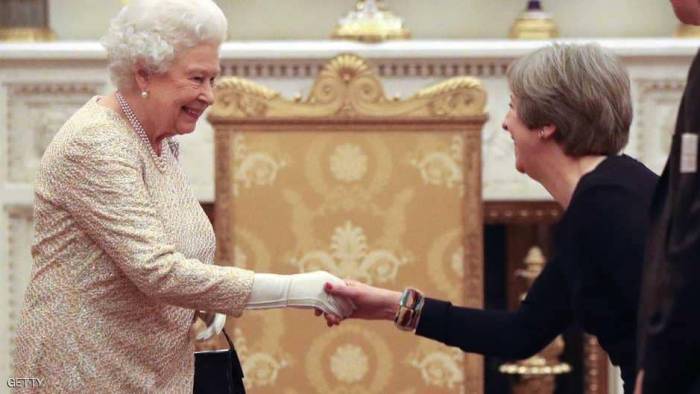 هجوم روسي "جارح" بحق ملكة ورئيسة وزراء بريطانيا