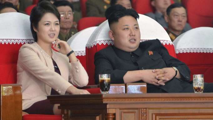 Histórico: Kim Jong-un por primera vez asiste a la actuación de un grupo de arte de Corea del Sur