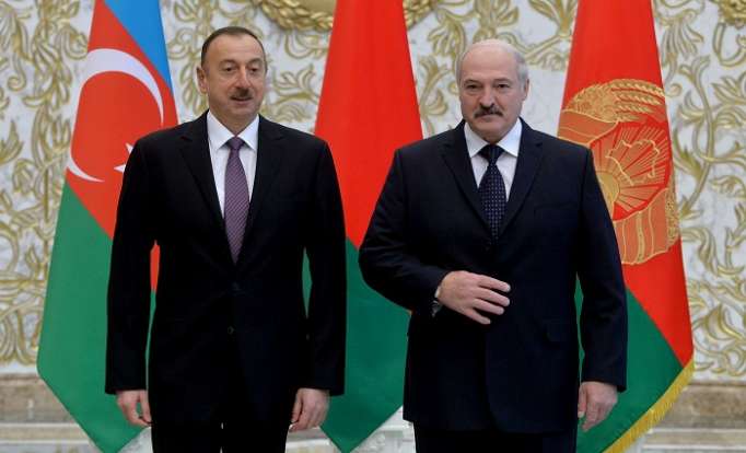 Lukashenko felicitó a Ilham Aliyev