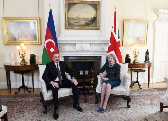 Ilham Aliyev a rencontré Theresa May – PHOTO