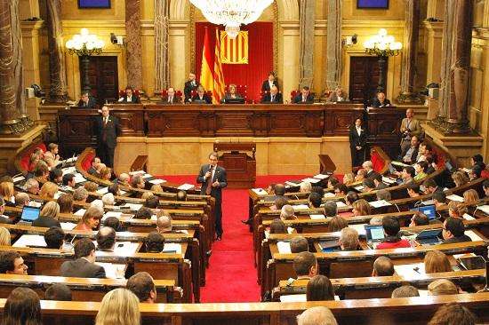 Catalan parliament suspends debate