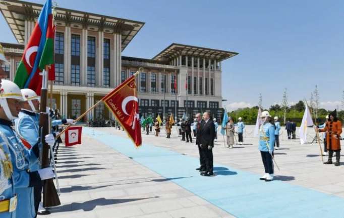 President Ilham Aliyev officially welcomed in Ankara