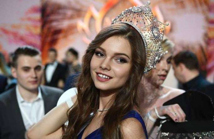 18 yaşlı qız "Rusiya gözəli" seçilib