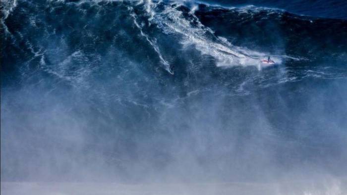 Rodrigo Koxa, recordman de la plus haute vague surfée du monde