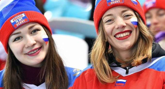 El Reino Unido ahora acusa Rusia de entrenar a fans violentas para el Mundial