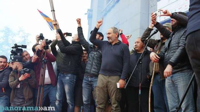 Une action de protestation contre Sarkissian à Erevan - PHOTOS
