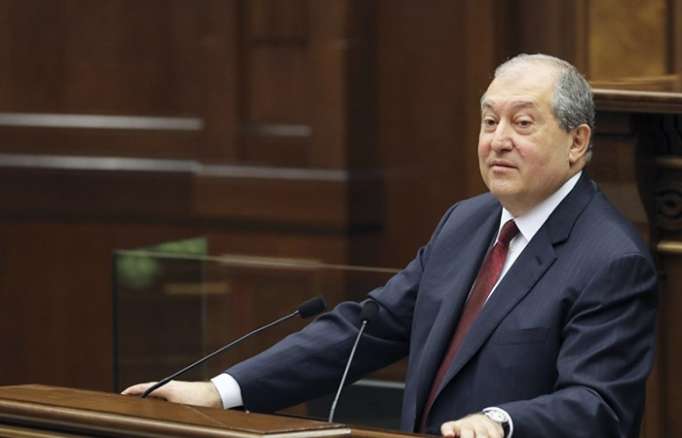 Ermənistan prezidenti etirazçıları dialoqa çağırdı