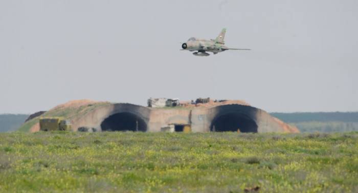 لحظة استهداف مطار التيفور العسكري في سوريا -فيديو