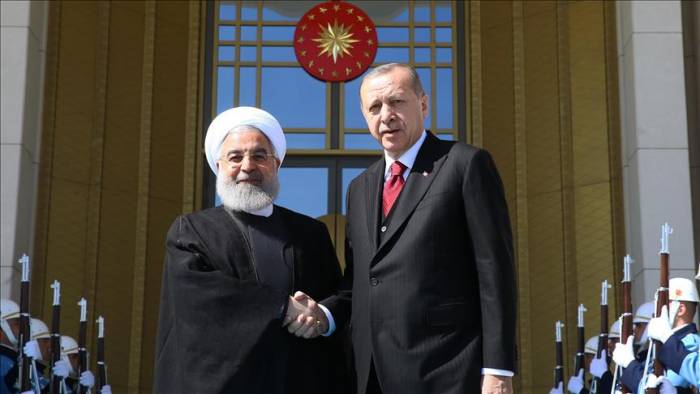 Turkish, Iranian presidents meet in Ankara