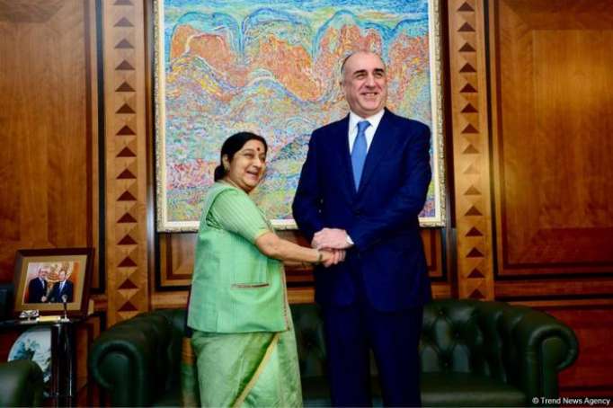 Indian FM names priority spheres of co-op with Azerbaijan